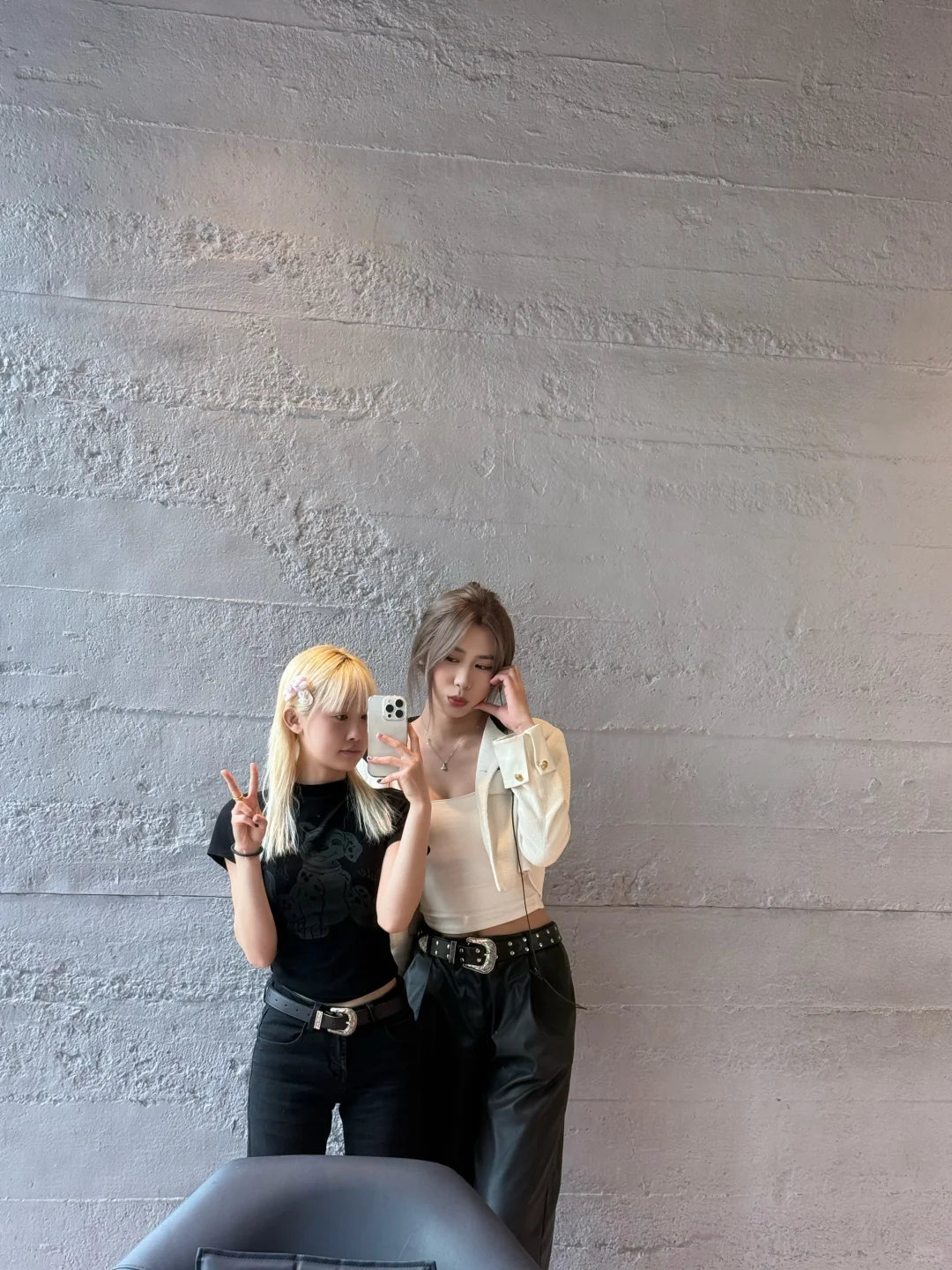 00后美发行政能有多会穿