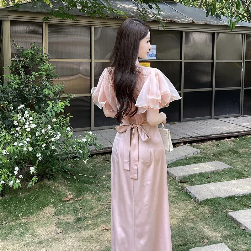粉粉嫩嫩的长裙～少女心爆棚！