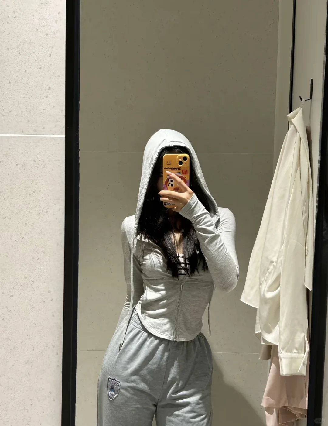 超紧身显身材的紫色礼服