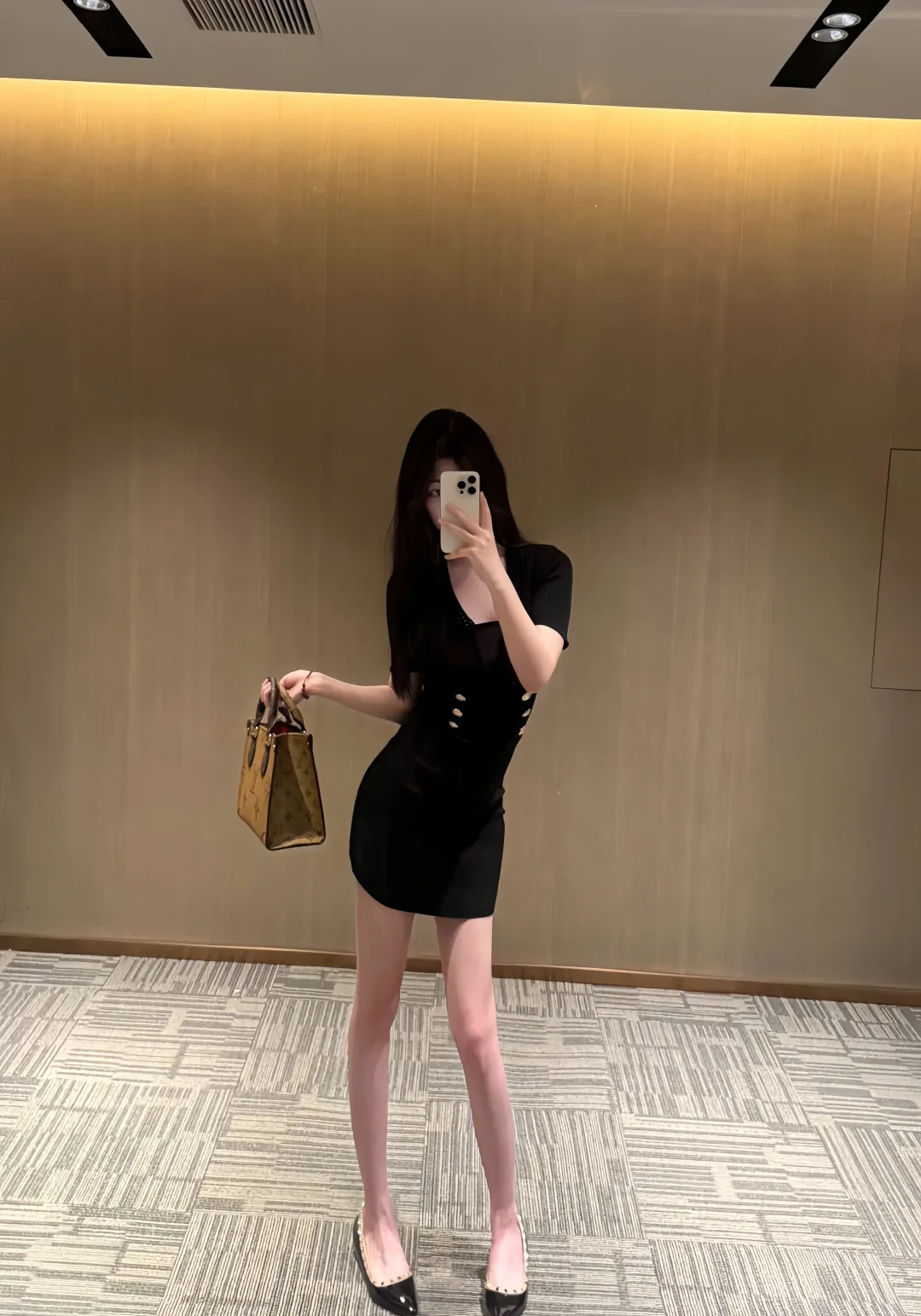穿搭的尽头是包臀裙