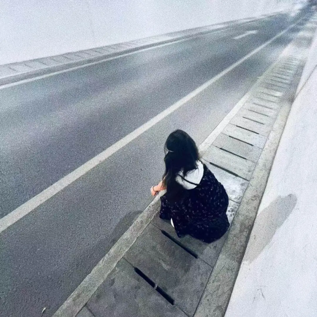 路上的女孩，突然治愈了我！