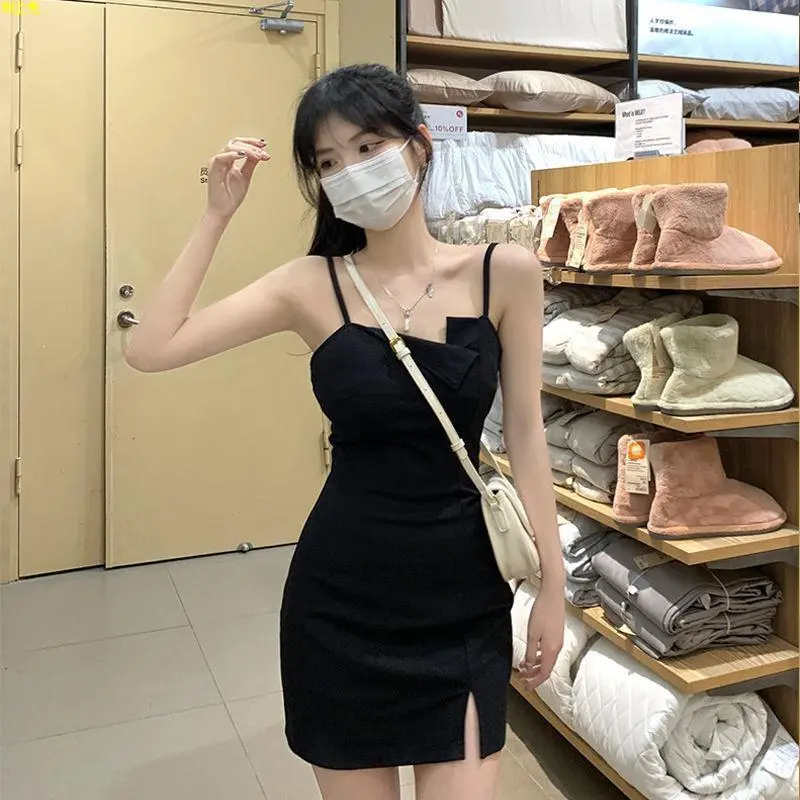 小个子天菜⚡️性感开叉吊带裙杀疯了
