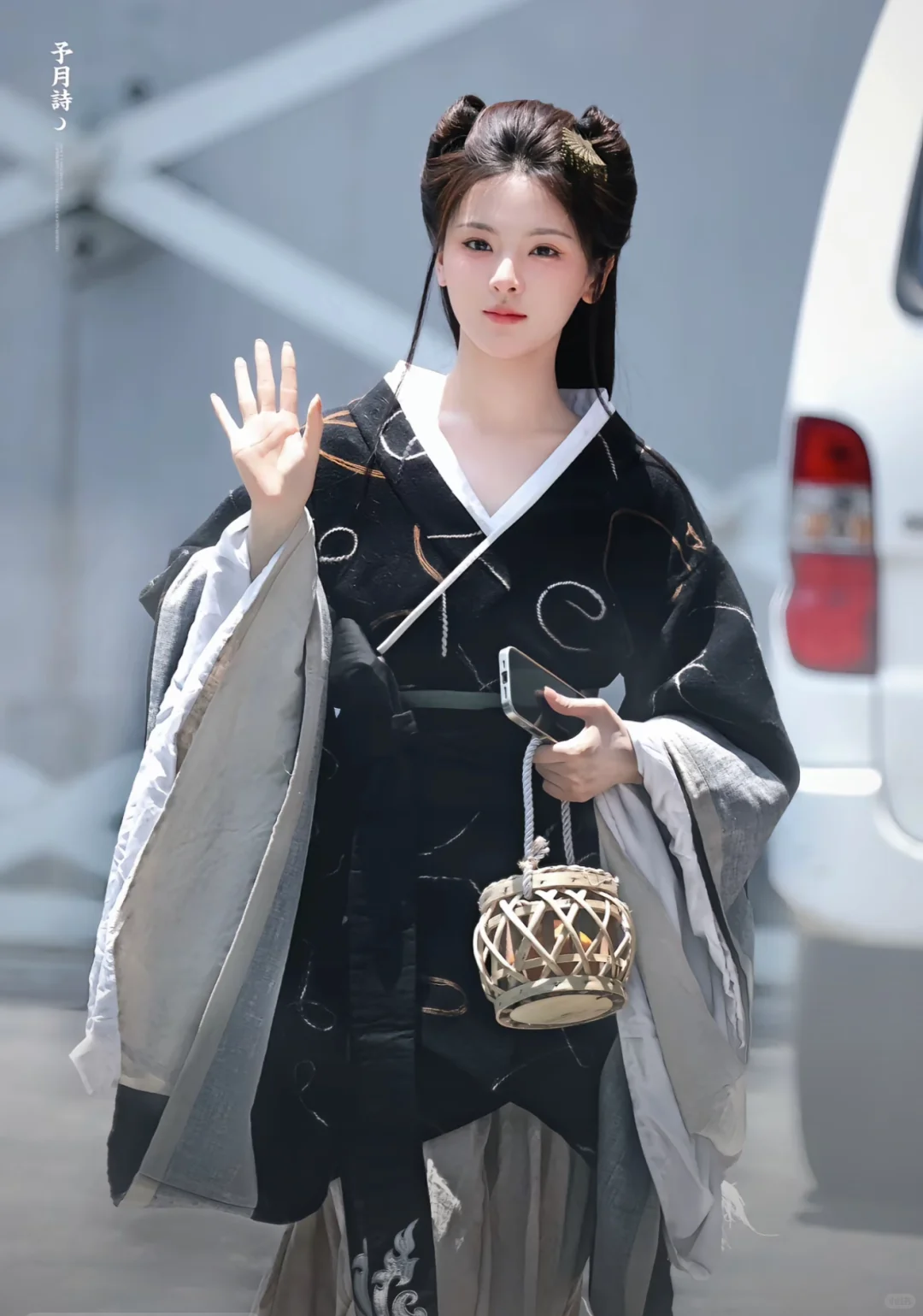 去郭敬明剧组演美人吧，不要演技长的太美了