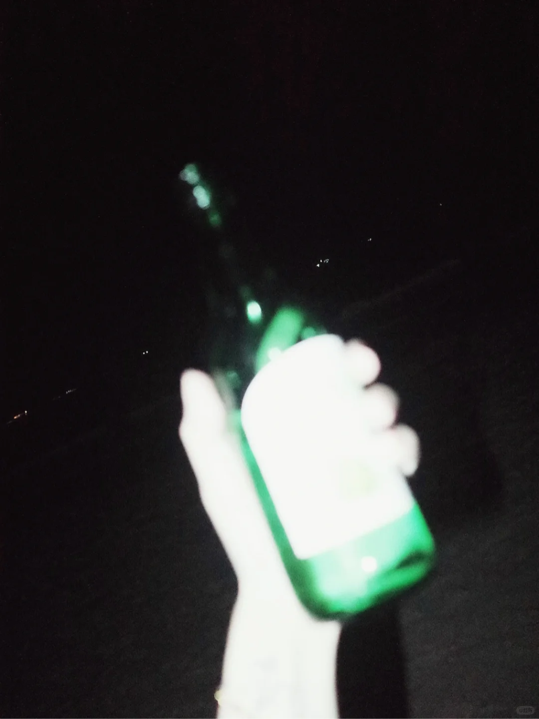 迎着海风干杯🍻