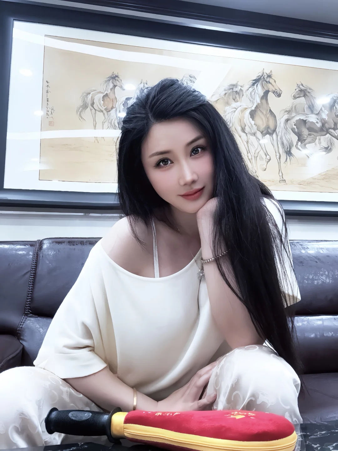 被她的温婉气质圈住了~🏓