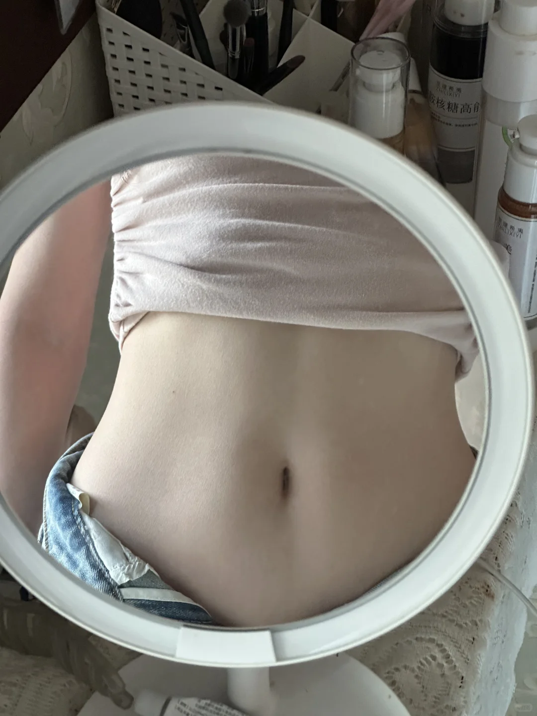 少女的腰腹马甲线！