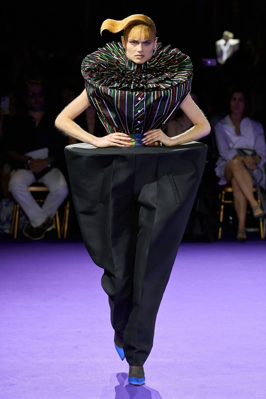 论抽象整活还得是Viktor & Rolf