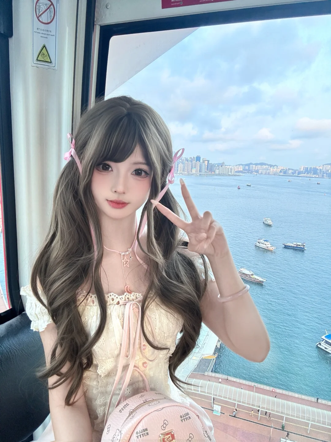 在香港拍到的甜妹照片！！