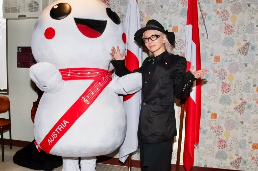 hyde参观关西世博会太可爱了…