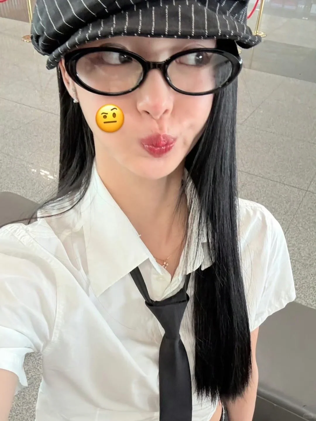 谁懂周洁琼学院风的美？！这不是青春女大生吗