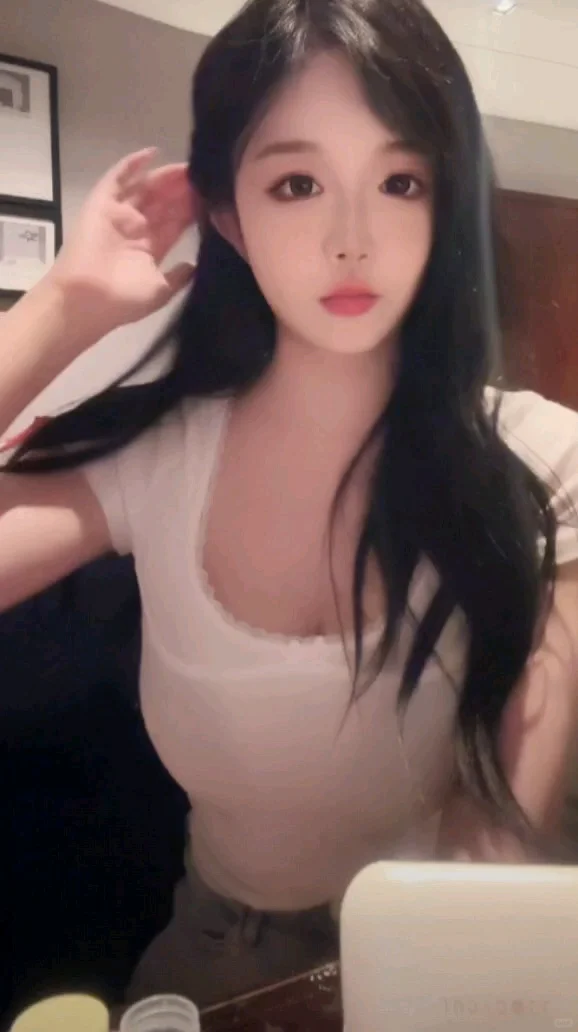是谁的直视感女孩！😍