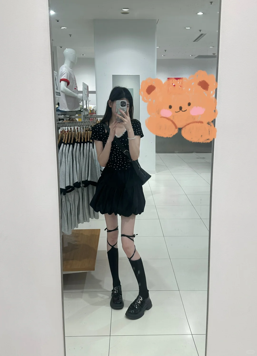 一个人逛街也要打扮的美