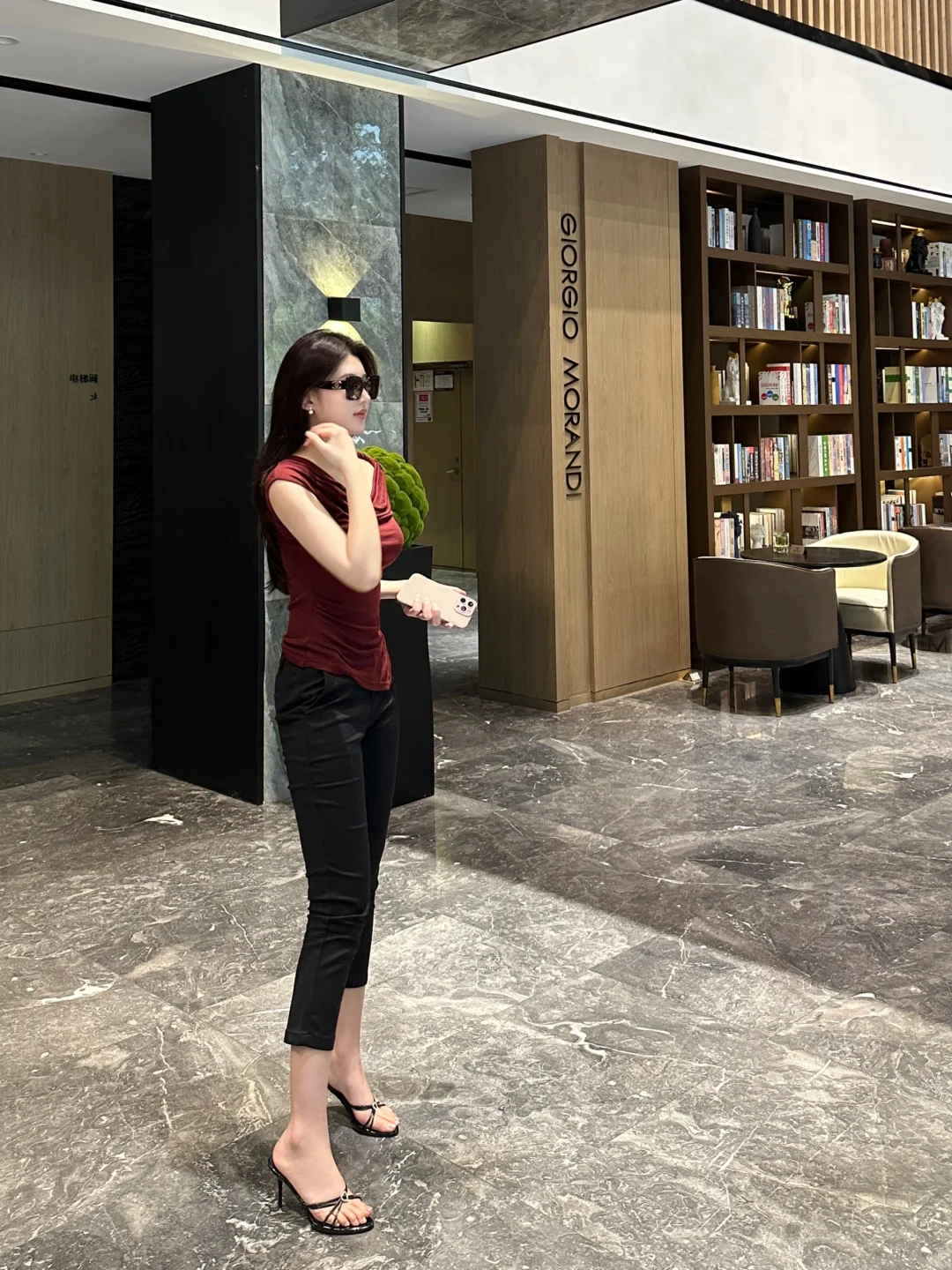 红色很正点 好有女人味