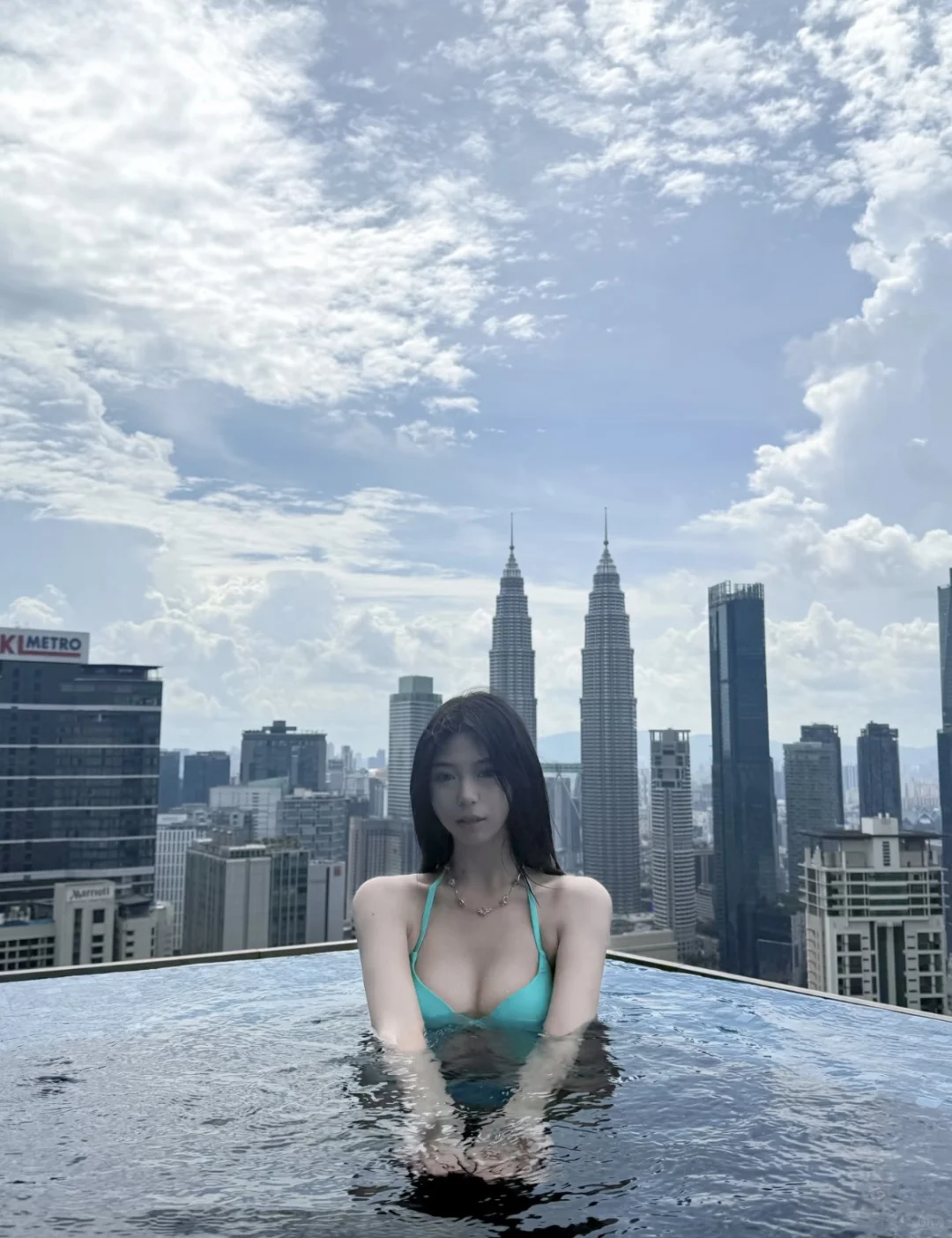 谁敢信！这是几十块钱的比基尼拍出来的效果