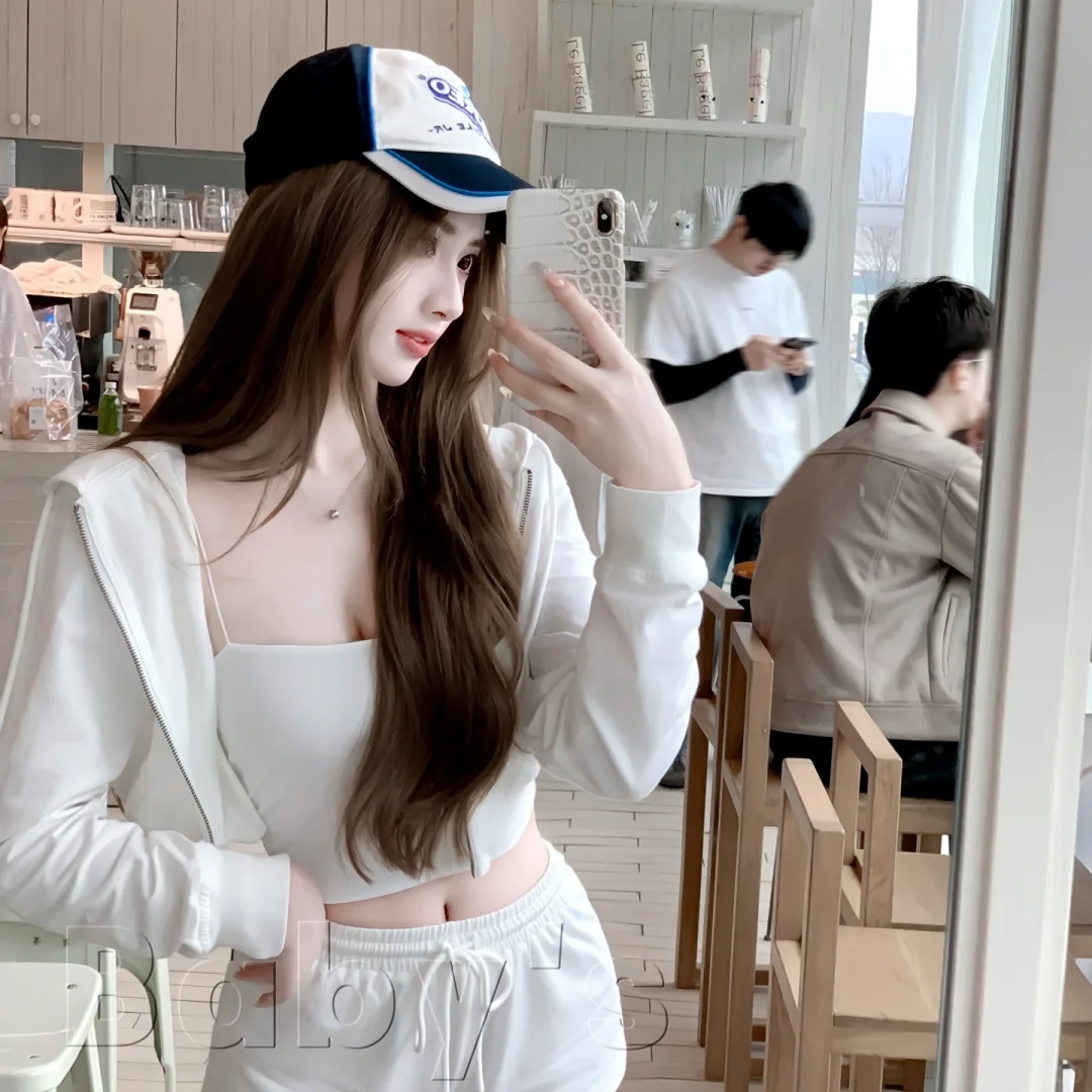 𝙒𝙚𝘾𝙝𝙖𝙩 ｜招桃花女頭°. ⑅♡