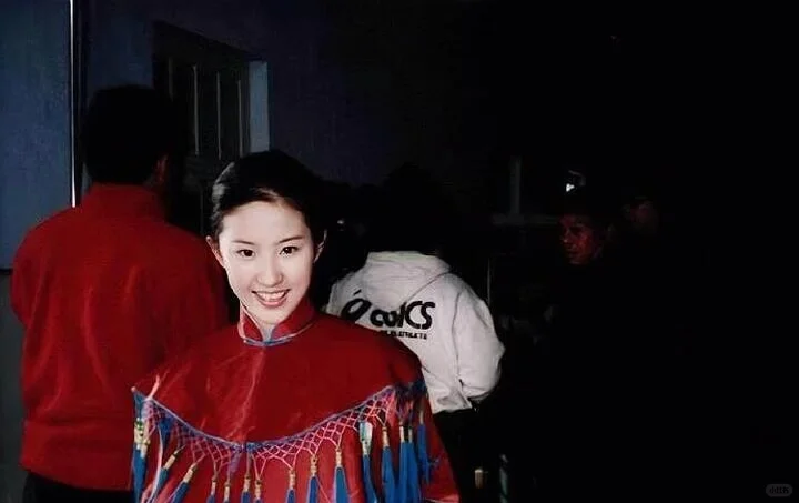 是盘靓条顺的大美女