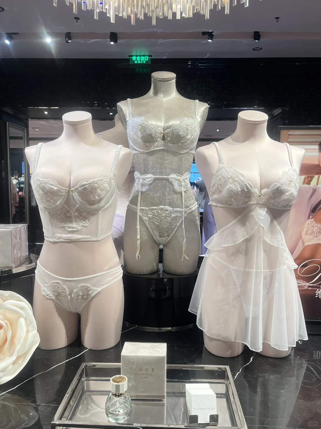 Victoria’s Secret |嗯嗯嗯嗯🤍🤍珍珠？