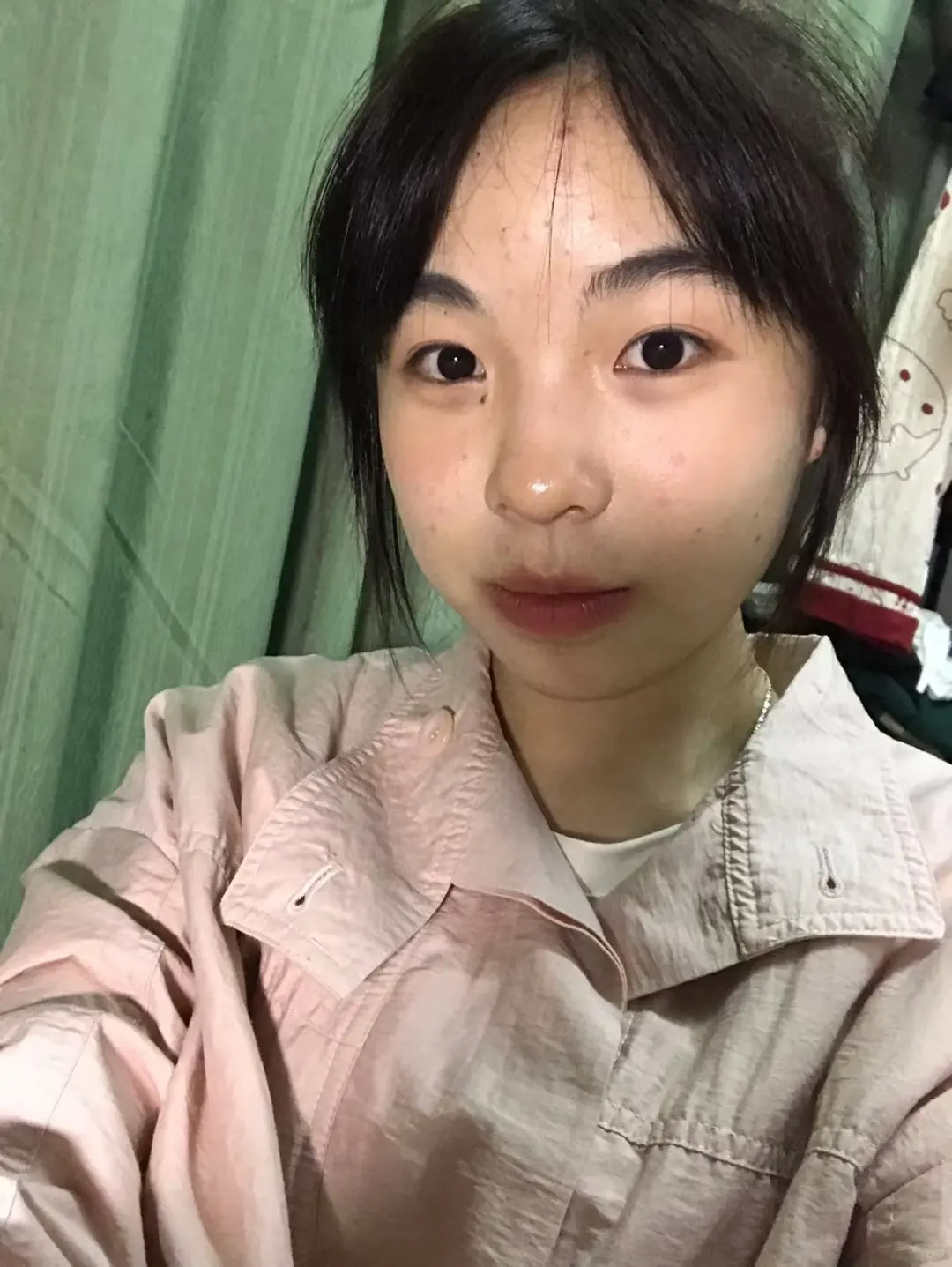 女大学生在线求妆改