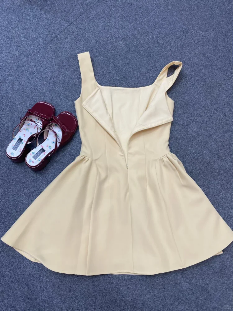 小黄裙👗第一眼看到就很喜欢！