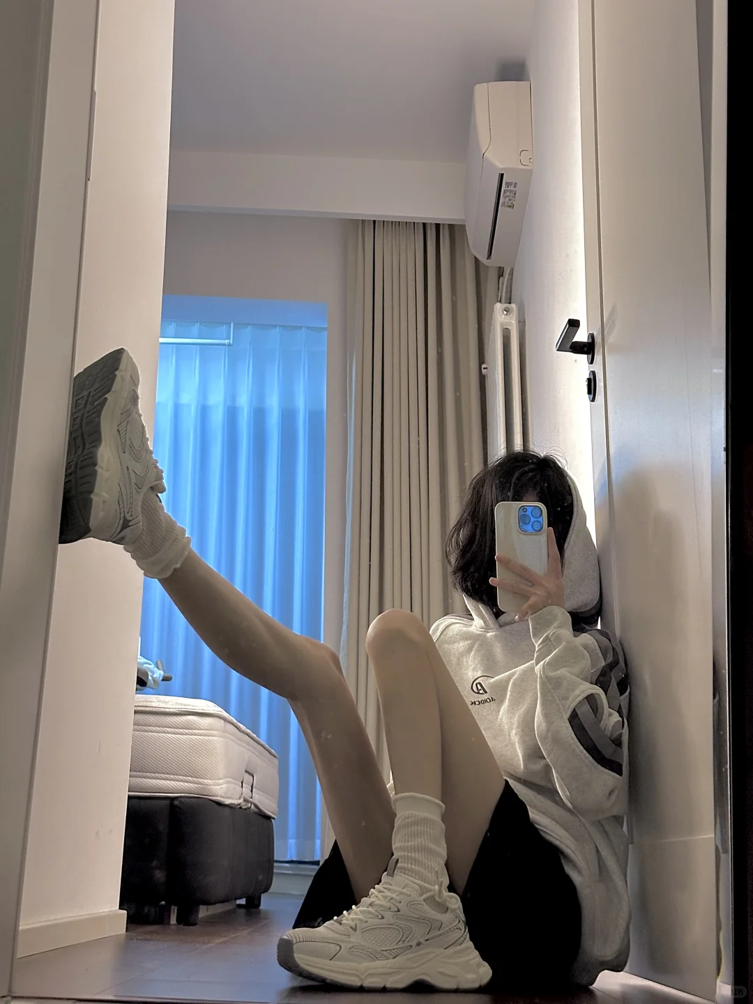 livephoto｜170/90｜暑假结束了🙂‍↔️腿细一圈
