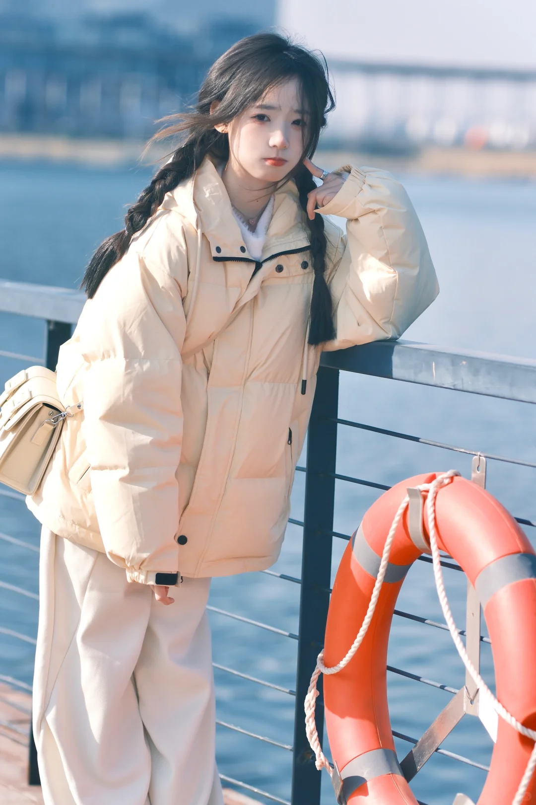 少女的眼睛总是藏不住心事