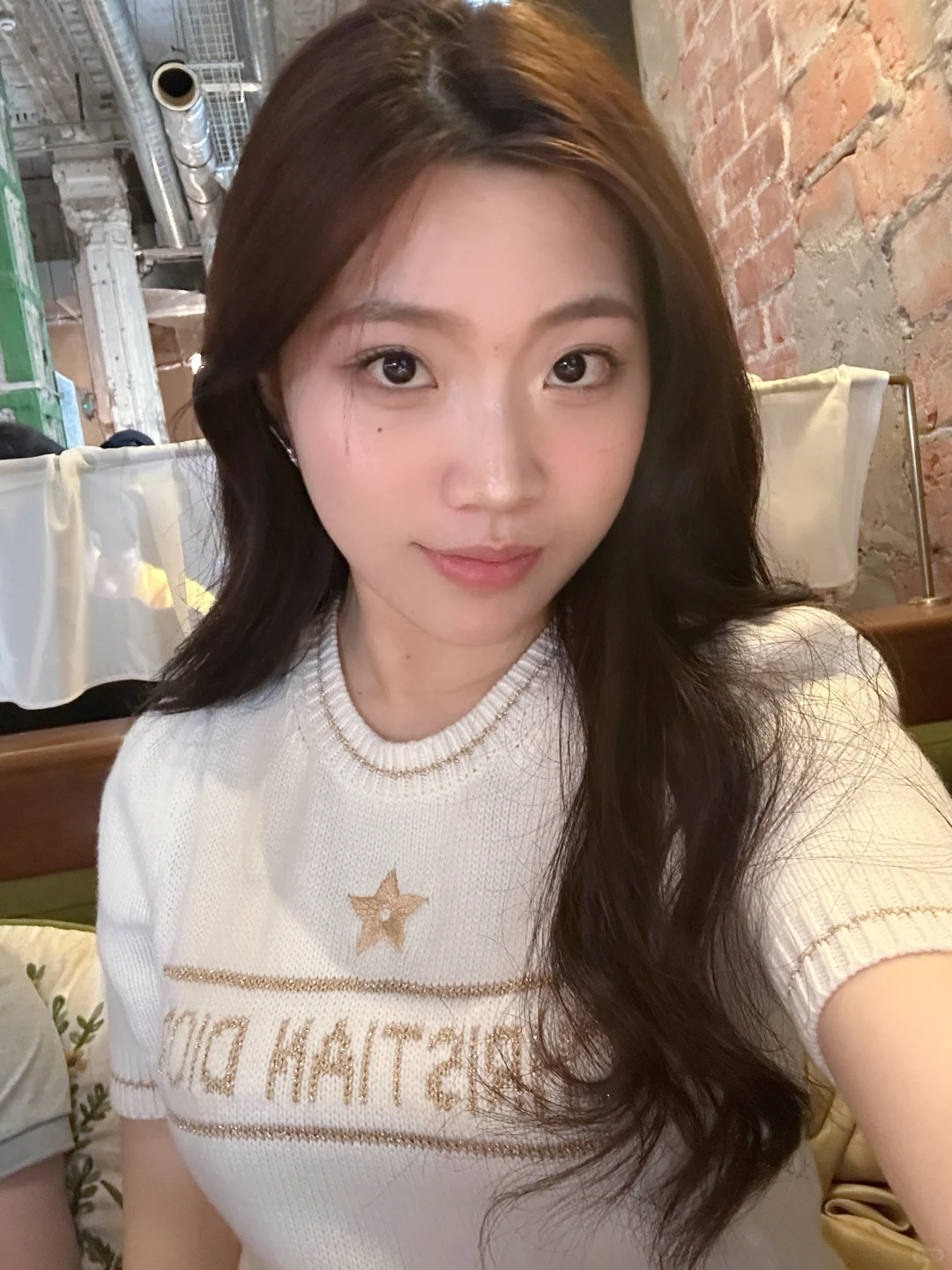 给阔面脸姐妹一点震撼！