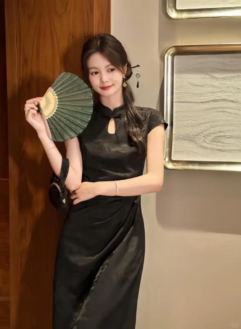 太原06女大学生寻成熟稳重大叔
