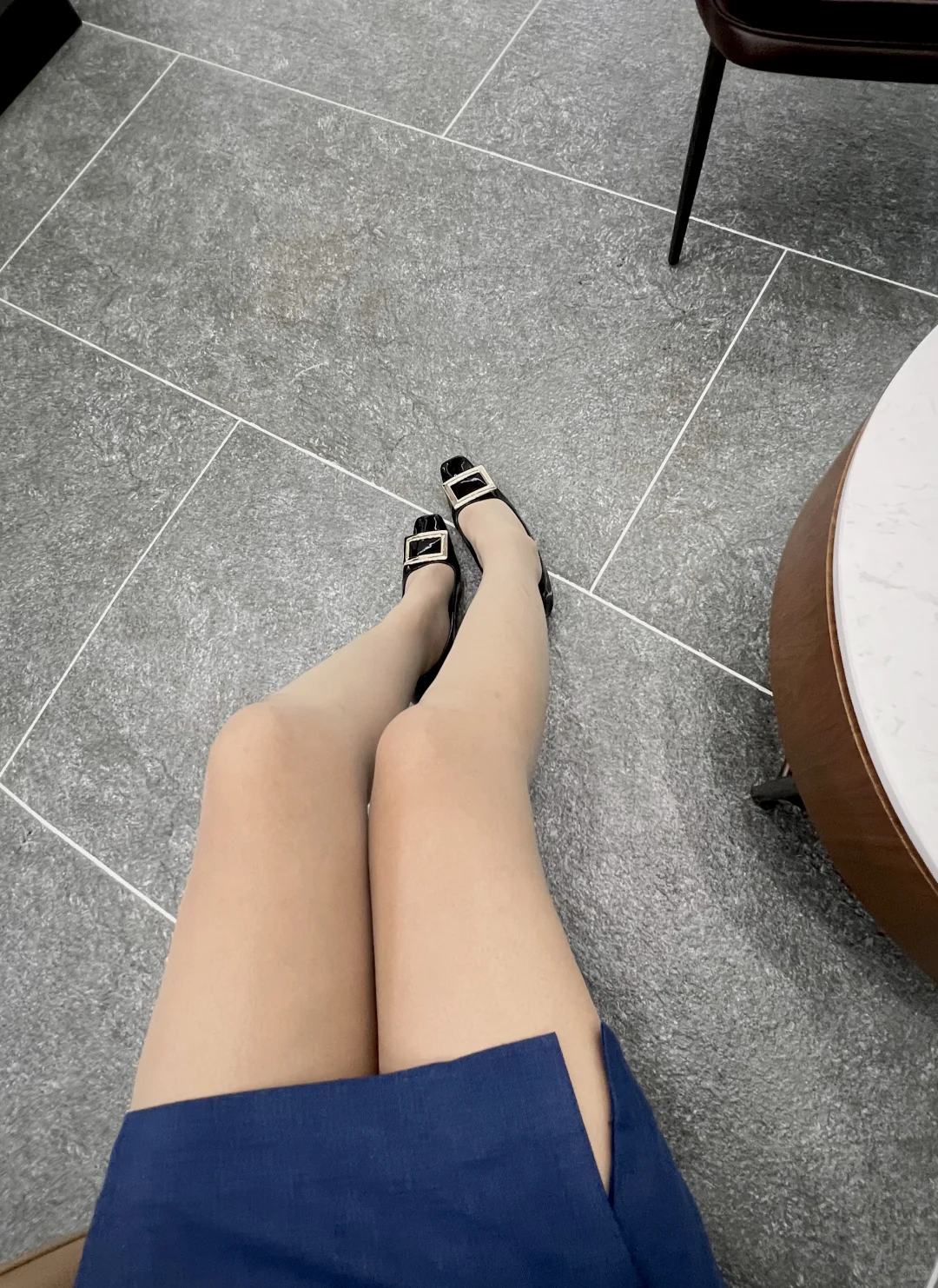 今天穿肉丝配搭rv，都说rv 搭配黑丝好看？