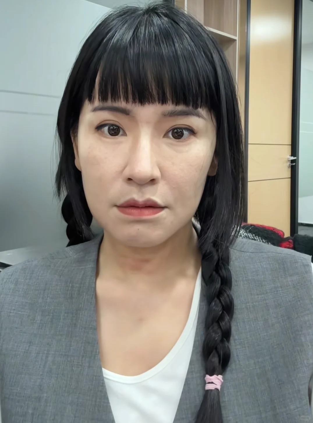 上半张脸跟下半张脸不是一个年纪怎么回事