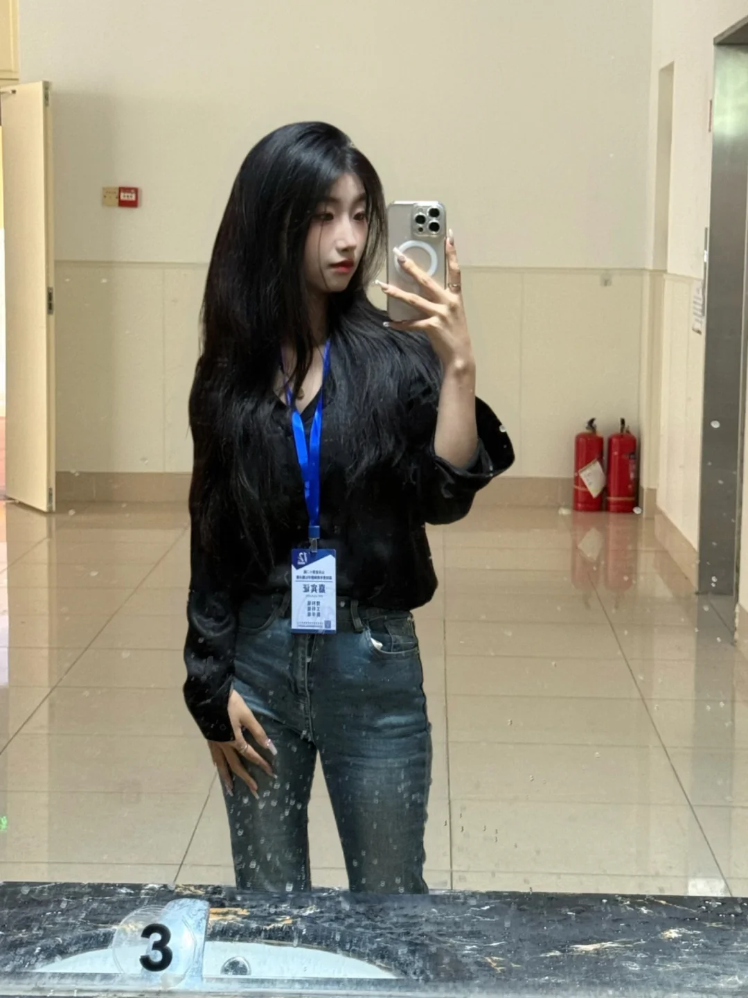 装做女大学生的一天～