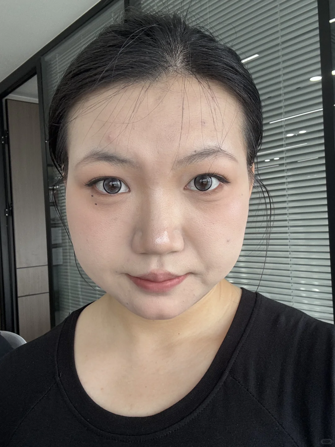 左滑帮我化妆🪞我要去上班