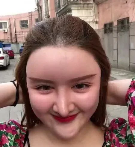 挺吓人的，怪物馒化脸