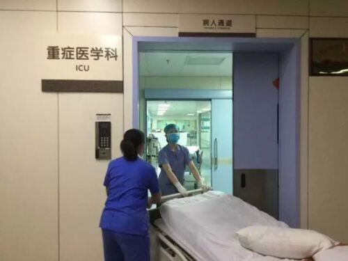 看到曹颖在一档节目中自曝患胃ai