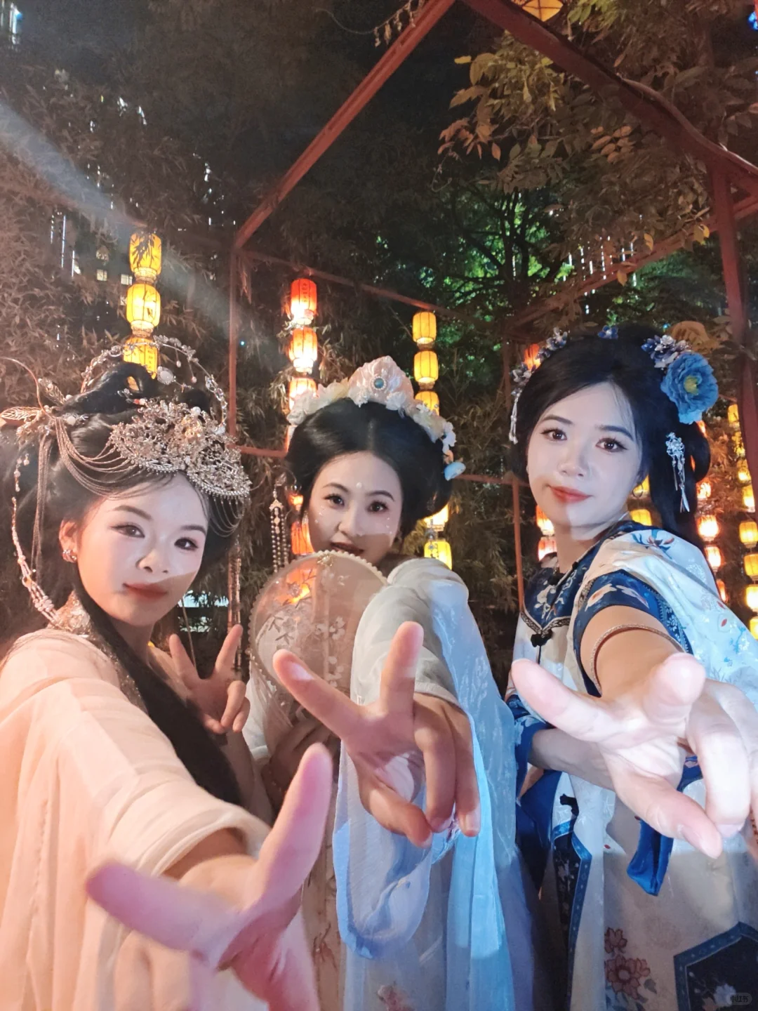 去南昌滕王阁的美女们晒晒美照！