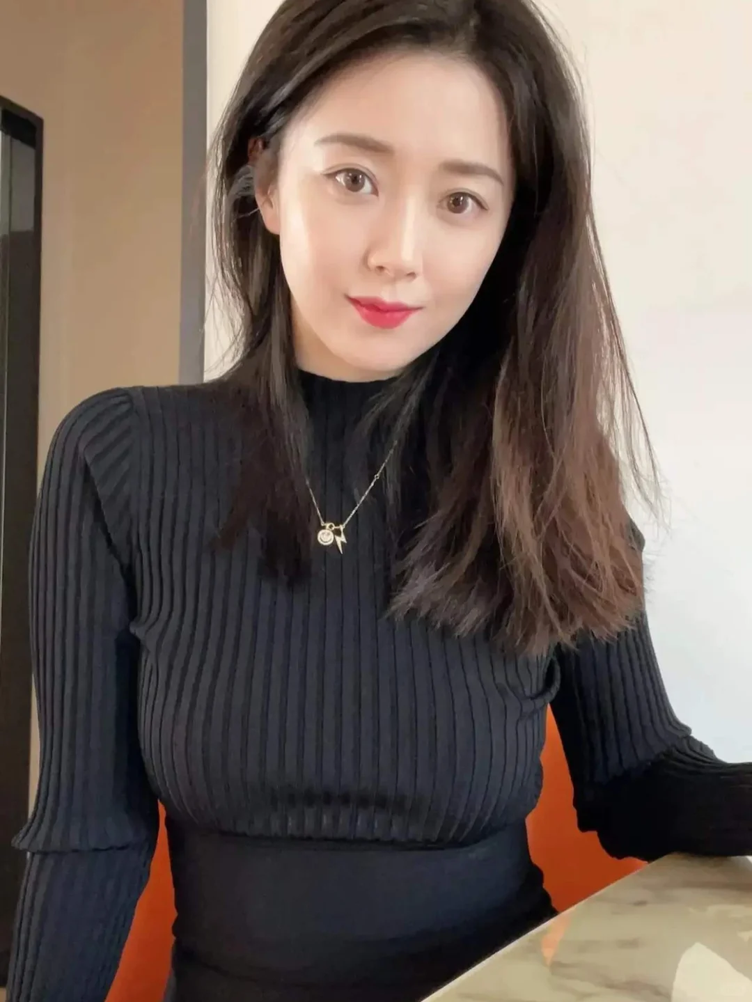 美女是如何利用颜值转化成资本的？