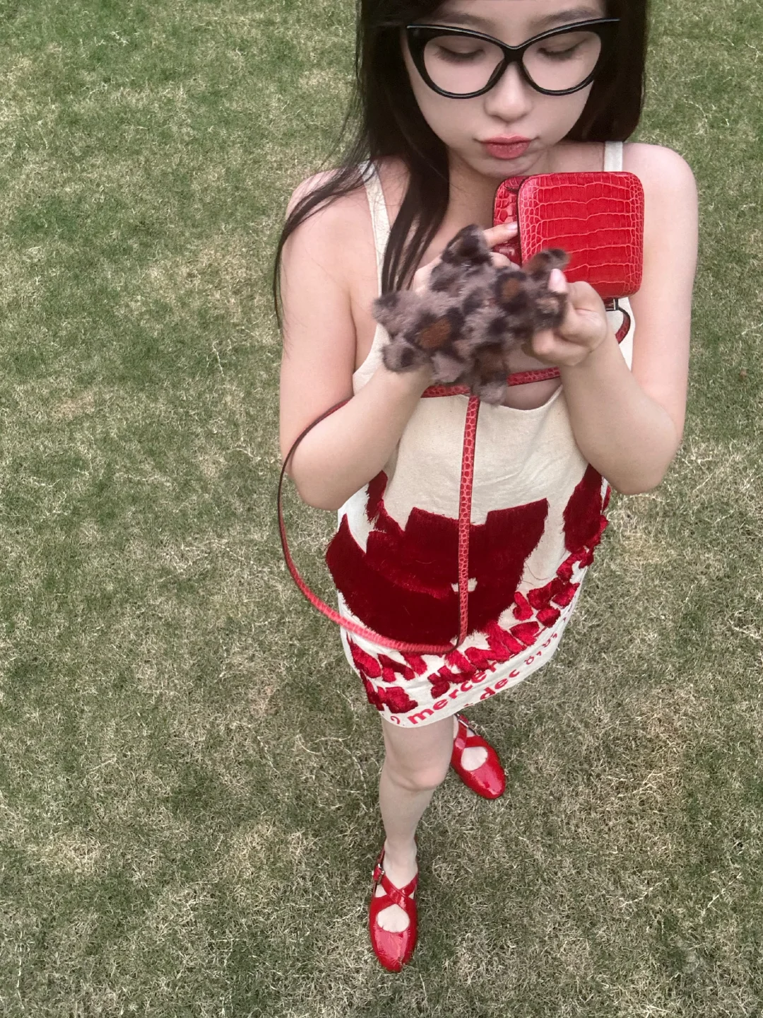 Ins壁纸｜比美照更有生命力的虞书欣🍰女友照