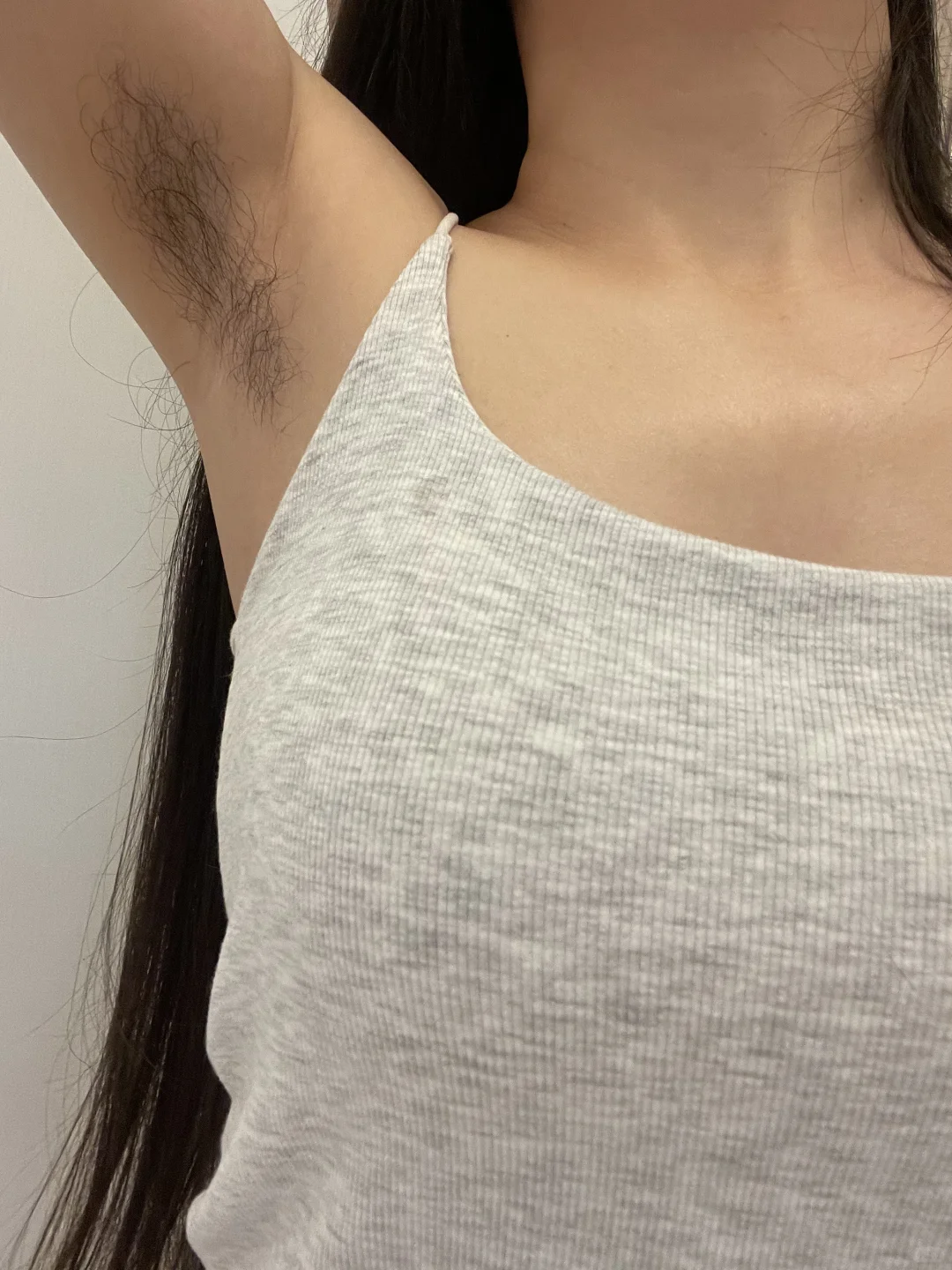 最近沉迷灰色衣服（有小肚子）