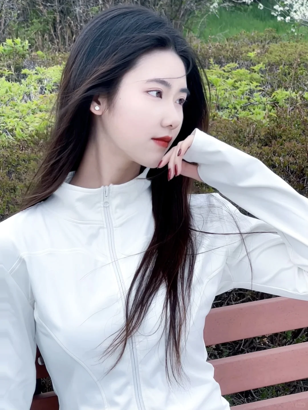 一眼己土女