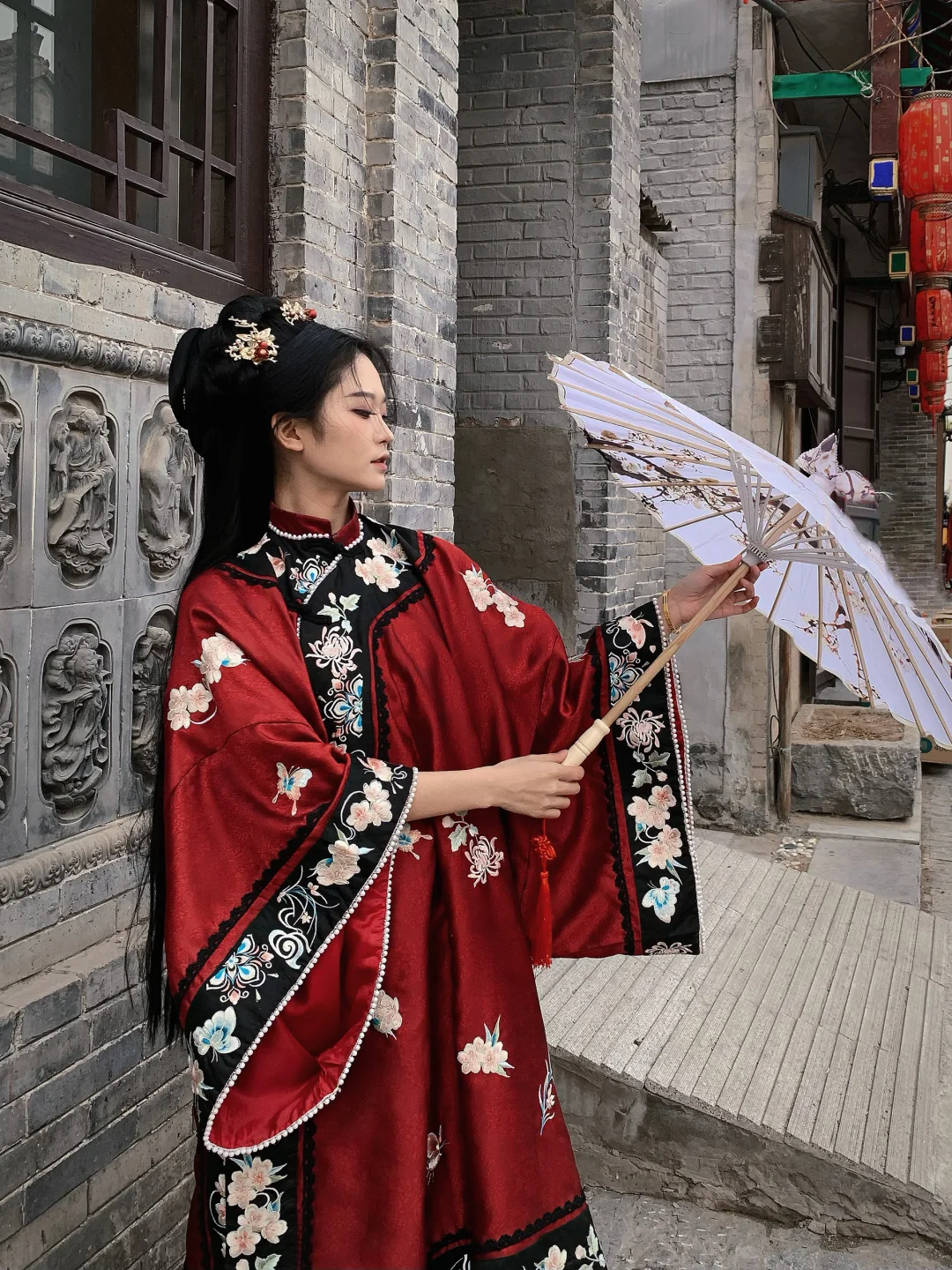 📷清汉女 她还陷在那段经世隔年的梦里。