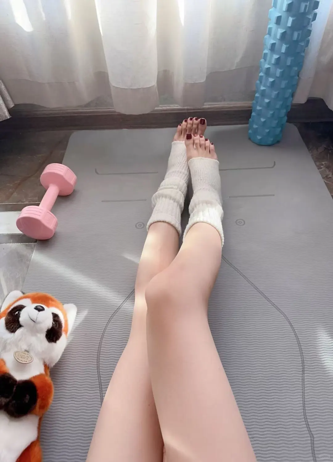 长相一般，但腿和脚绝了