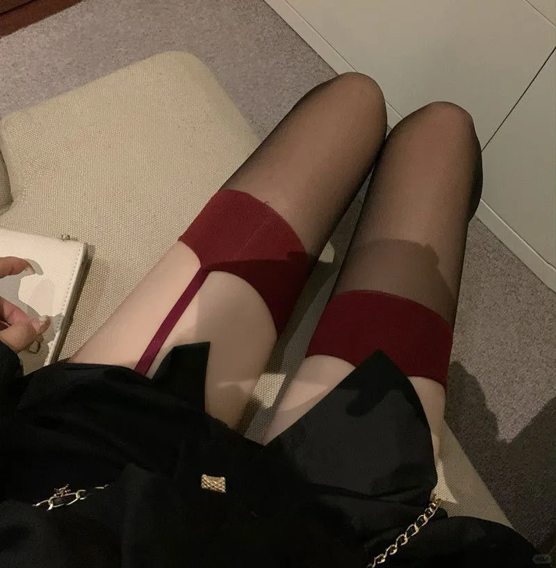 性感红边黑丝袜👀