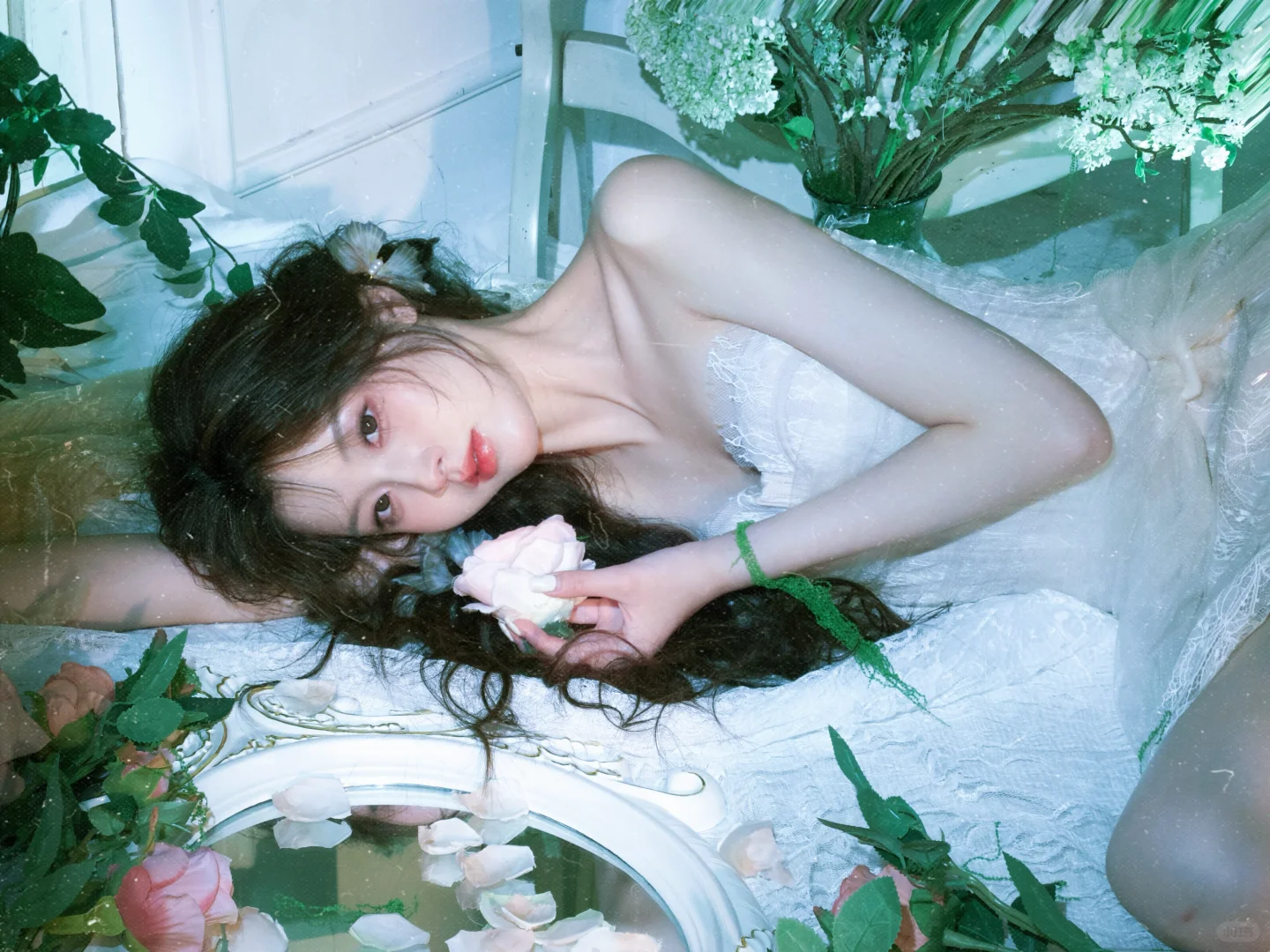 “万物与我都是自由诗”❤️纯欲风少女写真