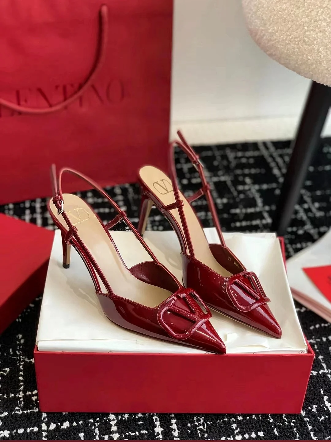 夏天到了 不要总穿妈妈的👠啦！