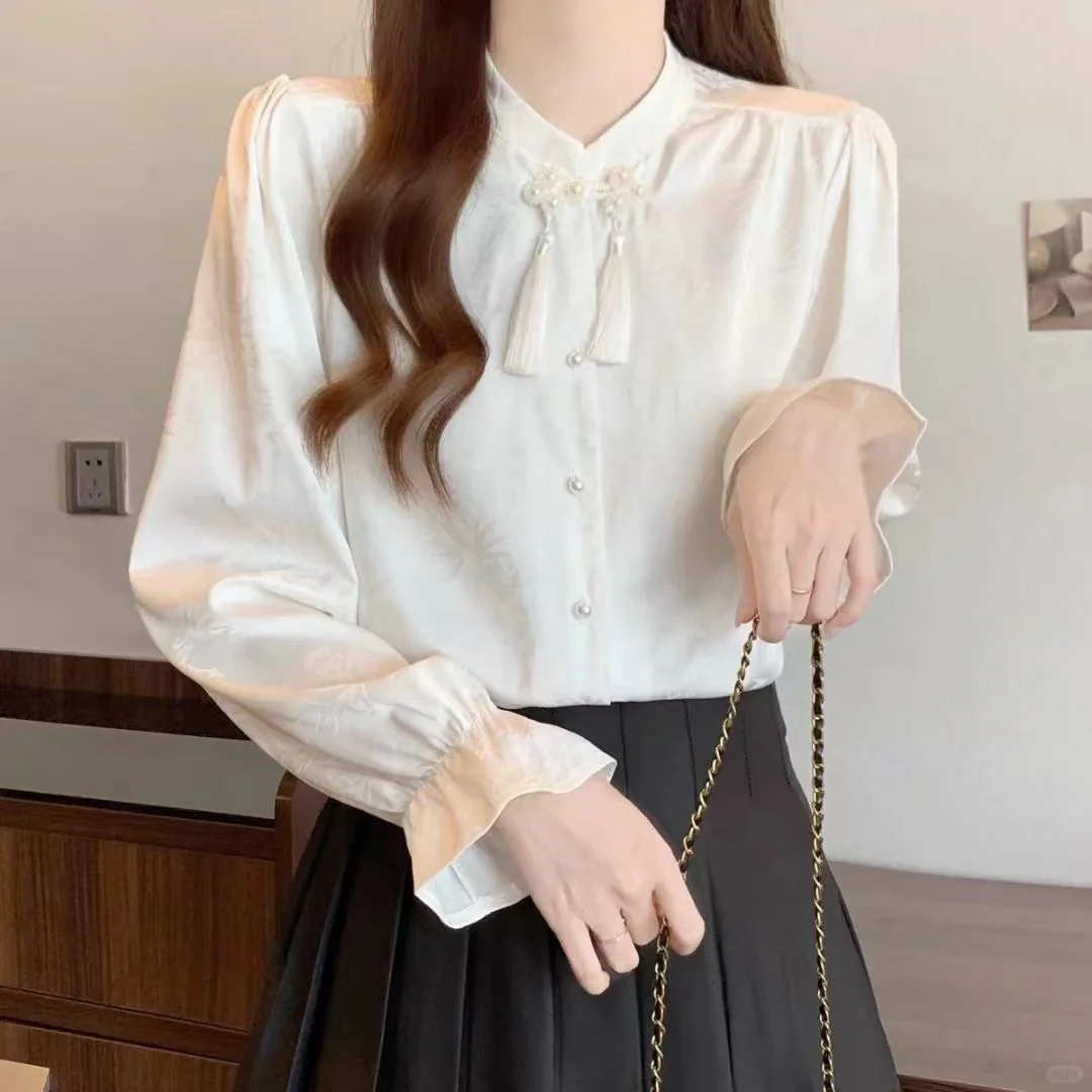 白丝与黑裙的经典魅力