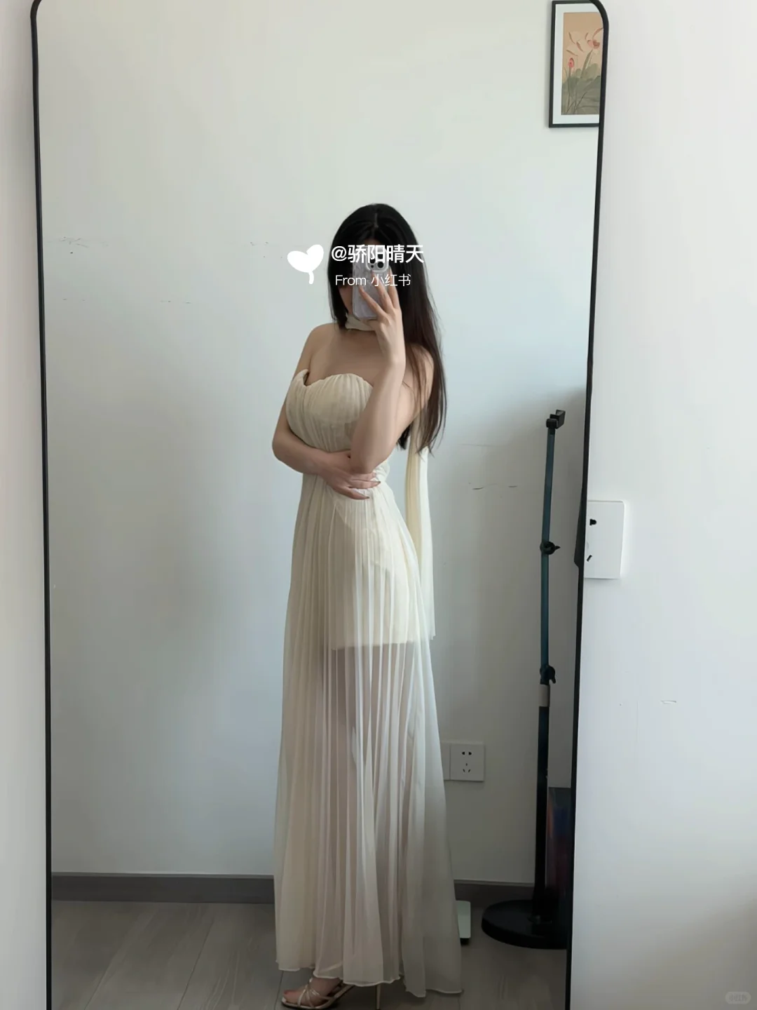 左滑，若隐若现的曲线感太美了吧