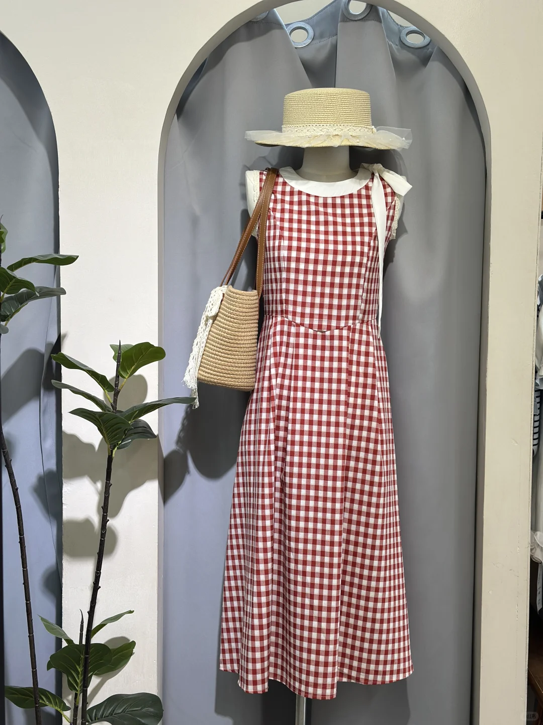 女孩子永远不缺衣服，缺的是新衣服