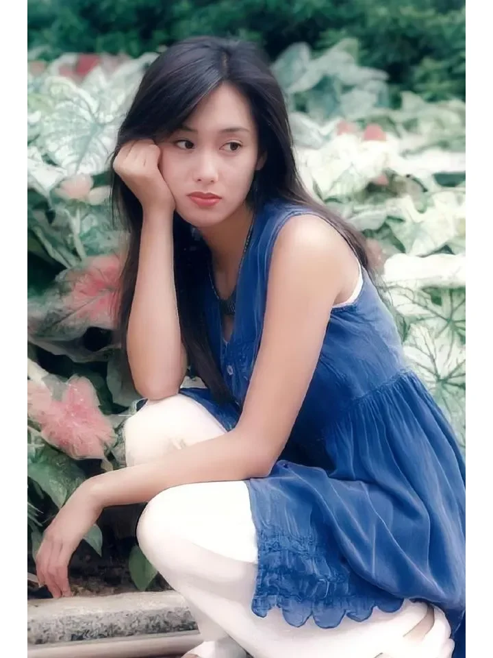 纯正港风美女的特征，终于get到了……
