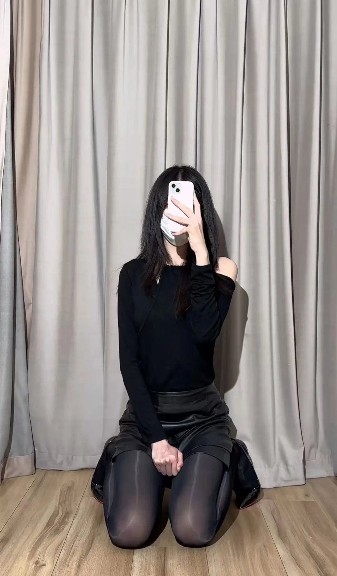 左滑❗️❗️❗️黑丝爱上熟女