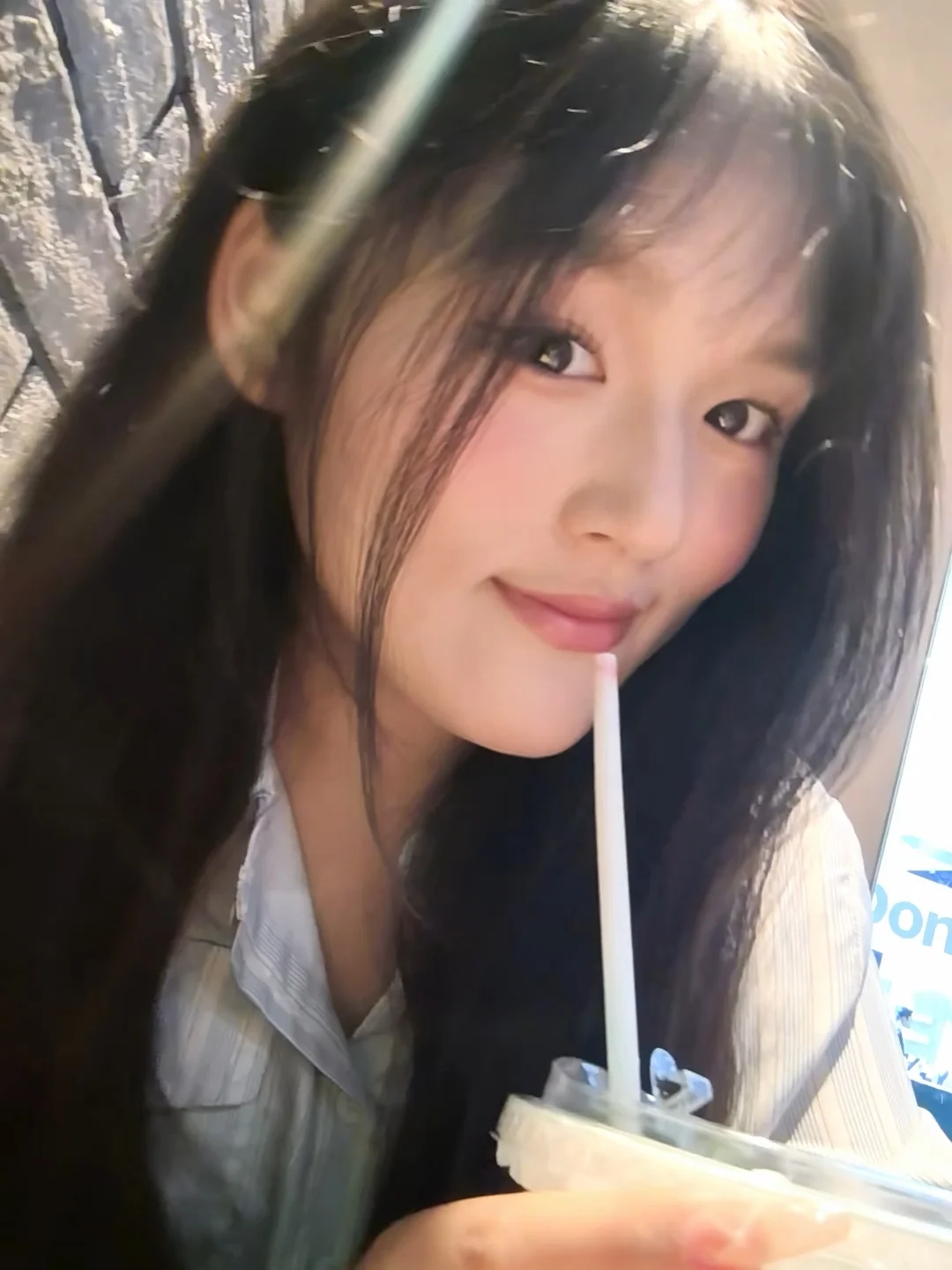好美呀是女明星吧~