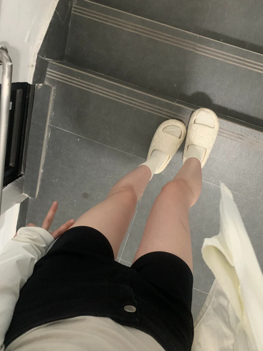 不漏pp还遮大腿肉肉～
